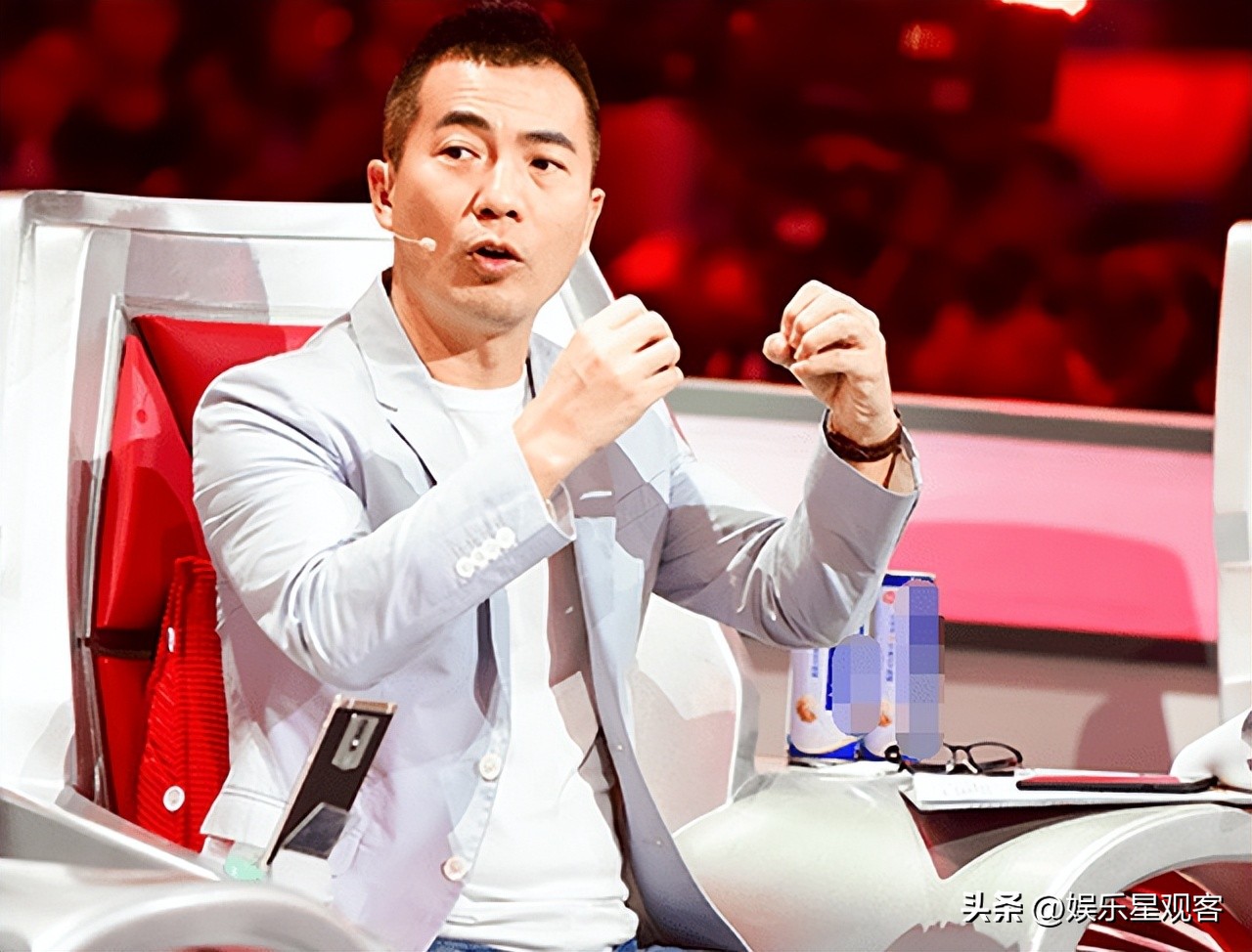 离婚已有16年，如今再婚的他儿女双全，前妻患癌生活困难至今单身