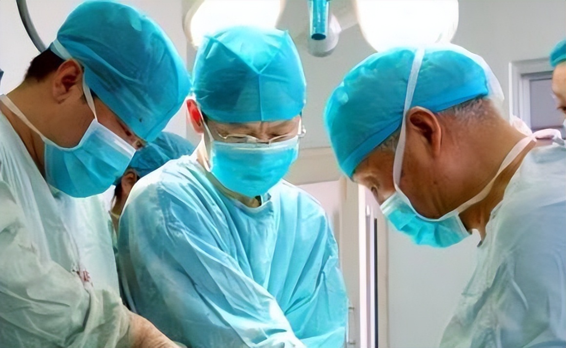 手术后刀疤又出血正常吗,手术后少量出血会影响伤口愈合吗