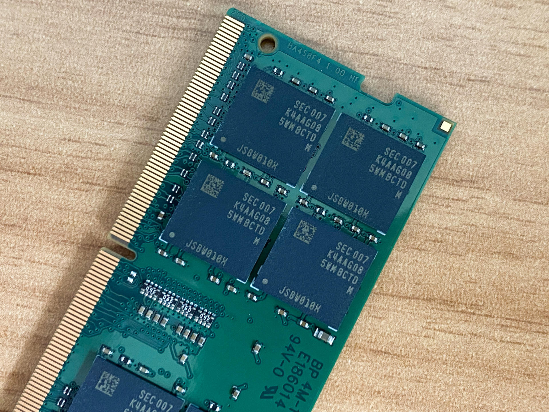 老笔记本电脑升级内存换固态硬盘,笔记本电脑升级内存详细教程