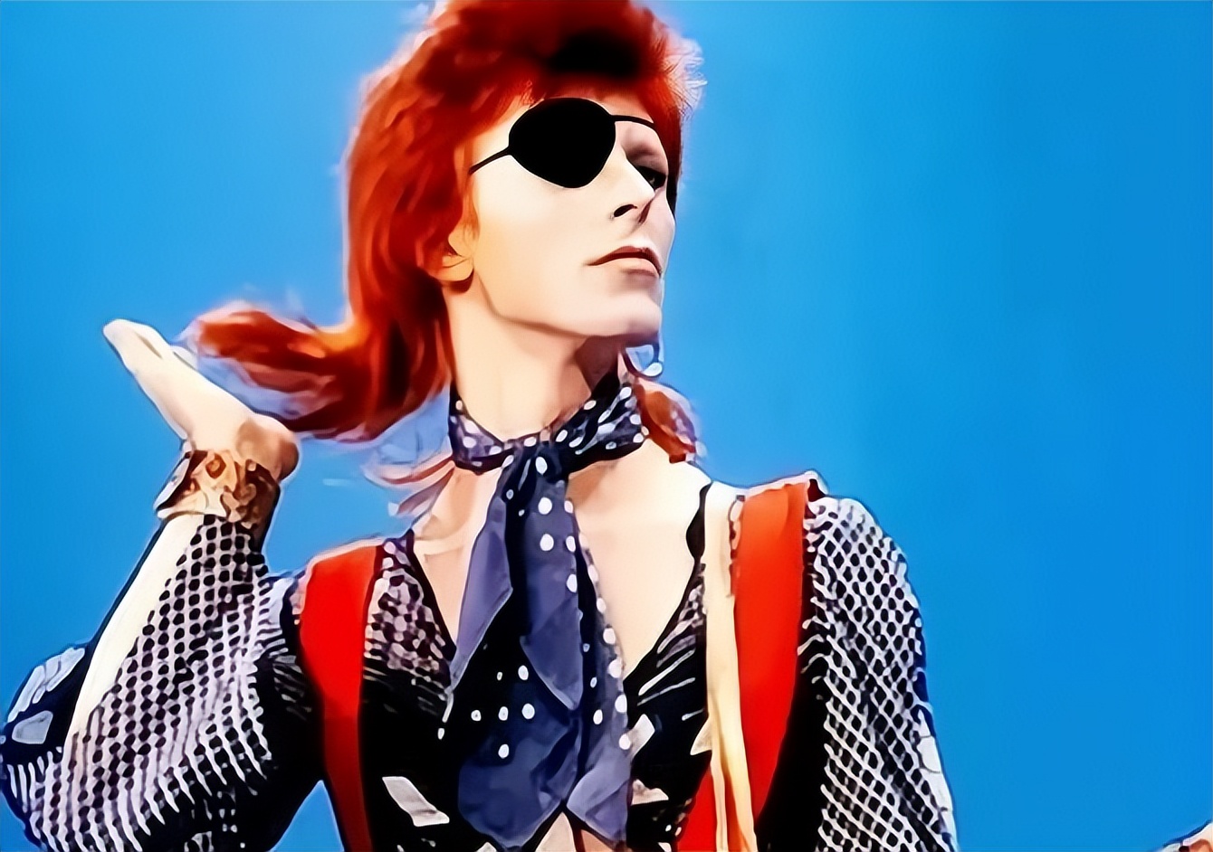 大卫鲍伊时尚风格,大卫鲍伊颜值巅峰