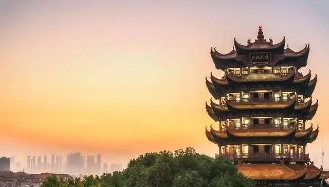 谈平等，仿崔颢《黄鹤楼》依韵仿鲁迅《剥崔颢黄鹤楼诗吊大学生》