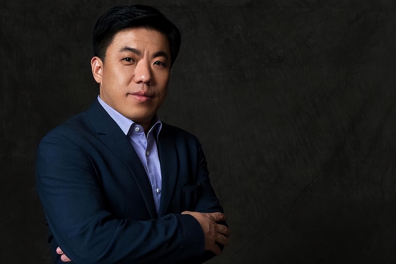 内蒙首富杜江涛，白手起家创造商业帝国，如今身价300亿