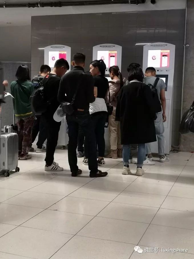 泰国落地签能在当地转成陪读签,泰国电子落地签evo