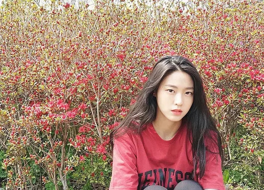 她曾被前辈吐槽长得丑却靠魅力,他曾因肥胖被欺负后逆袭成高富帅