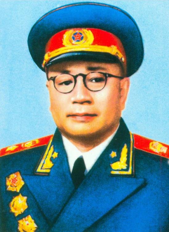 1986年*伯承刘**逝世，*小平邓**看到治丧委员会名单后：怎么没肖永银？