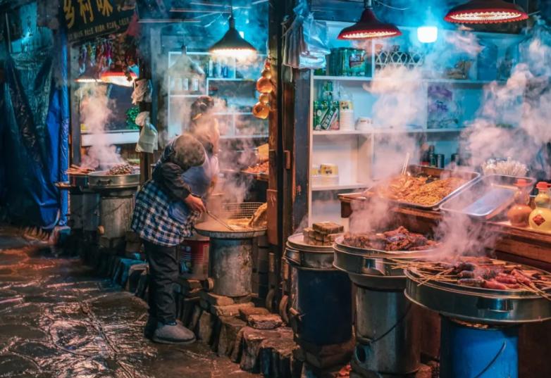 路边低价卖的大牌酒,街边摊上卖的便宜饮料揭秘