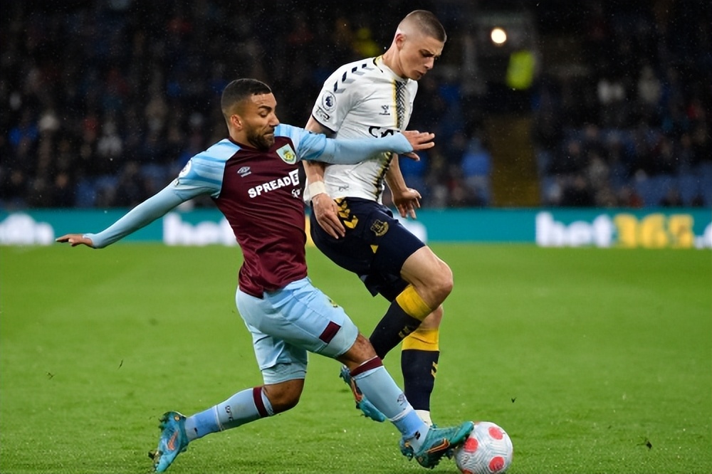 个小也有“大作为”,趣盘英超俱乐部的平均身高及最矮小的球员