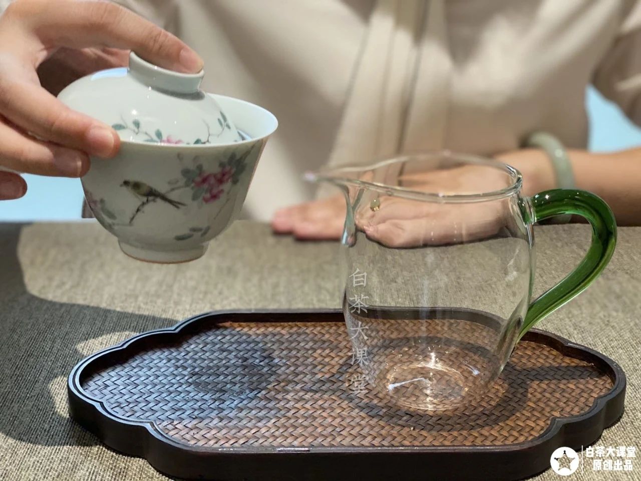 三才盖碗正确冲泡方法第一名,三指泡茶手法