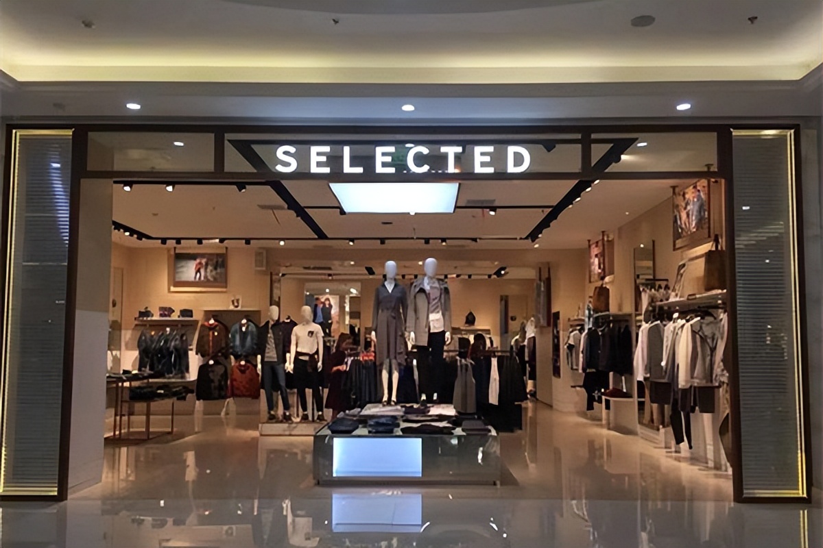 思莱德关闭中国线下服装店,思莱德服装实体店