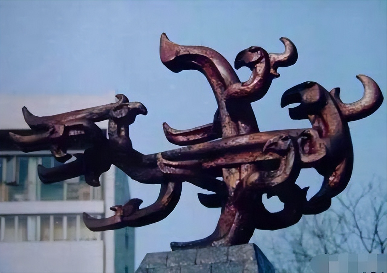 天上九头鸟地上湖北佬说的啥意思,地上湖北佬天上九头鸟什么意思啊