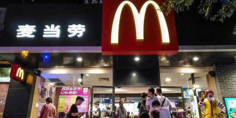 冰墩墩代购骗局引热议,冰墩墩代购被骗怎么办