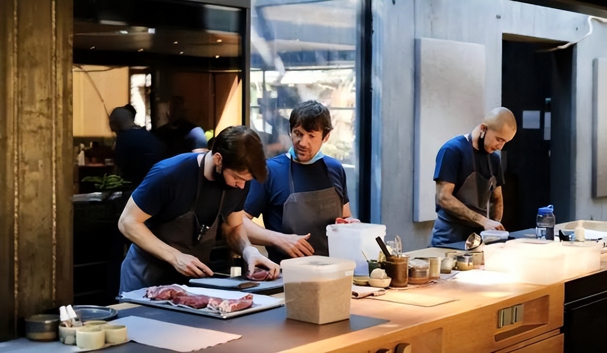 丹麦人月入多少,丹麦人生活很奢侈吗