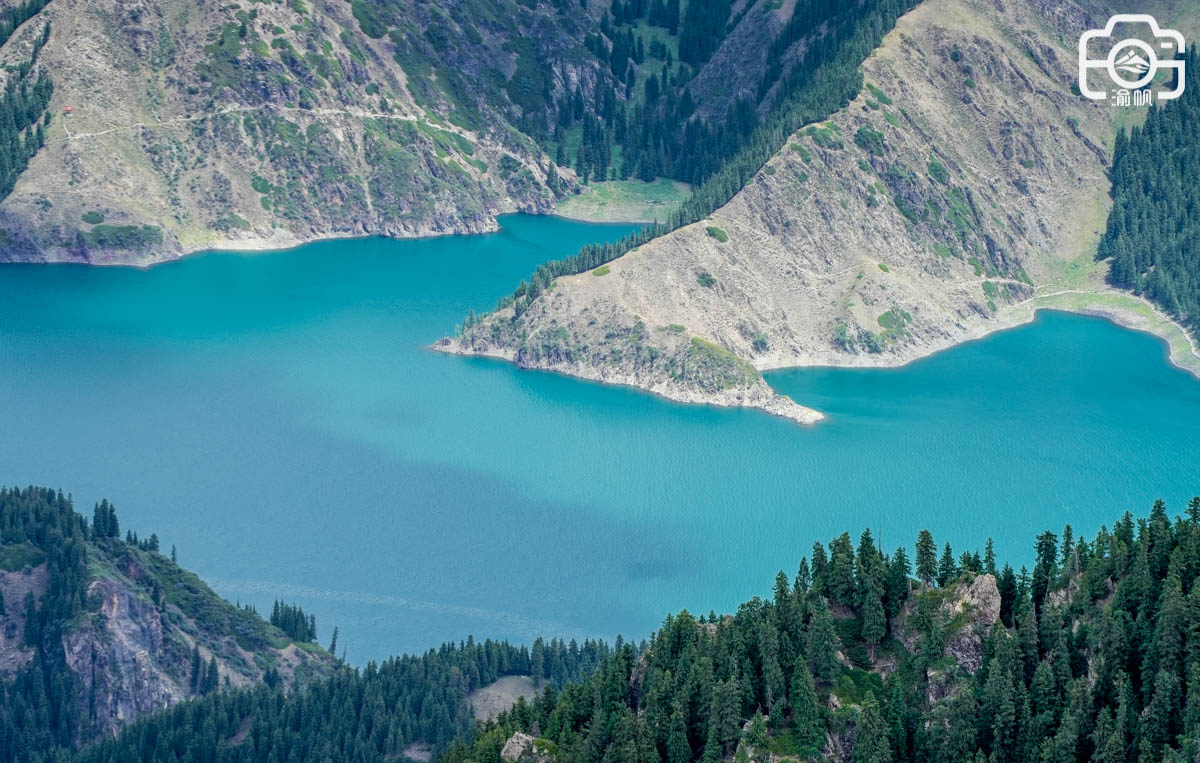 天山天池风景区里西王母瑶池,天山博格达峰下的天池介绍