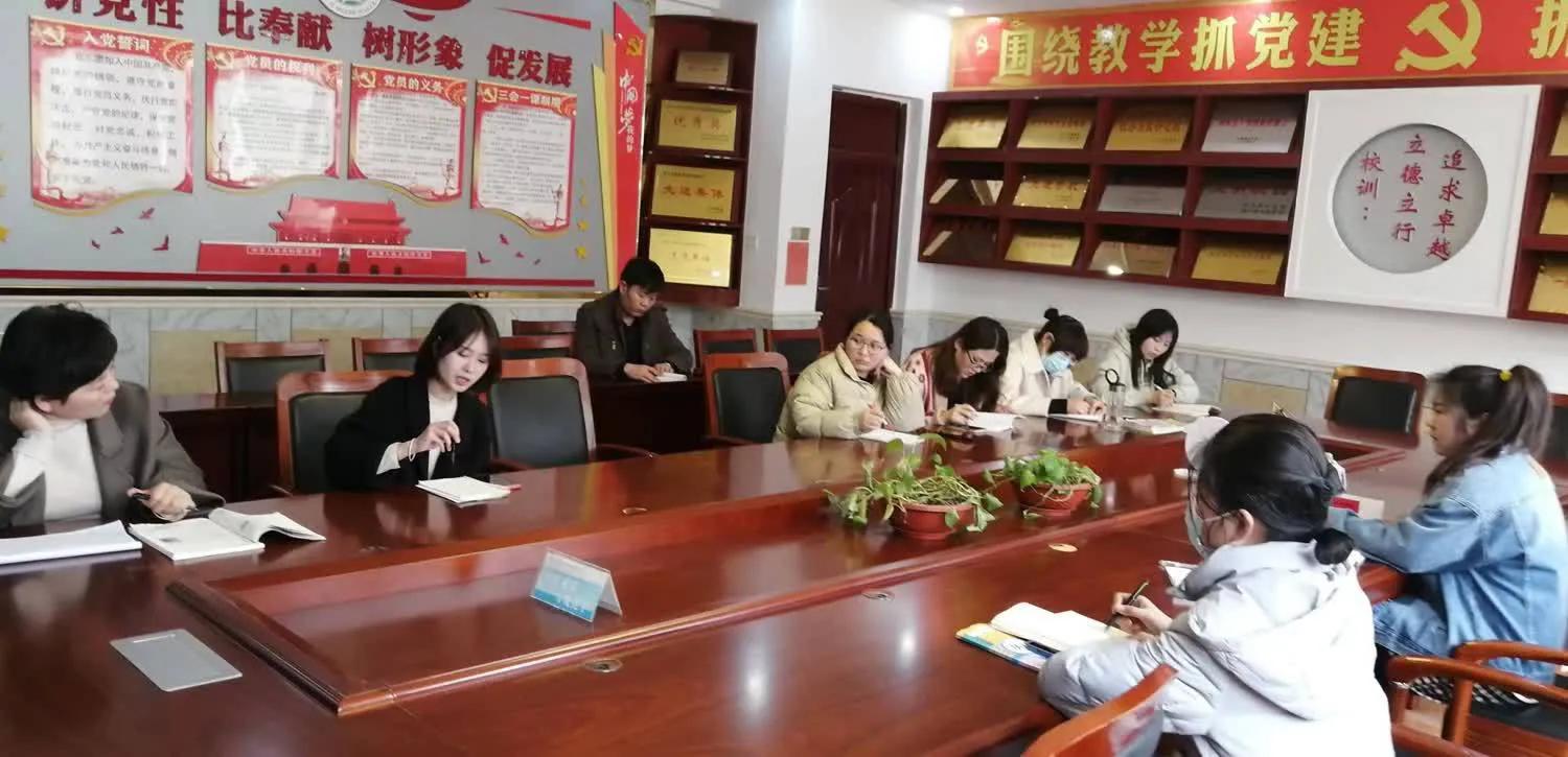 浠庢湰璐ㄤ笂鍋氬埌涓轰汉甯堣〃鏁欑爺鎬荤粨,鍑濆績閾稿笀榄傛暀鐮旇偛鏂颁汉