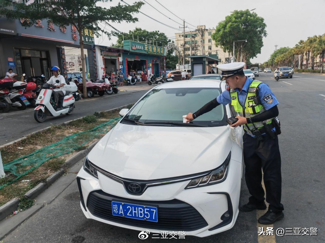 不文明行为曝光台机动车乱停乱放,不文明交通曝光台