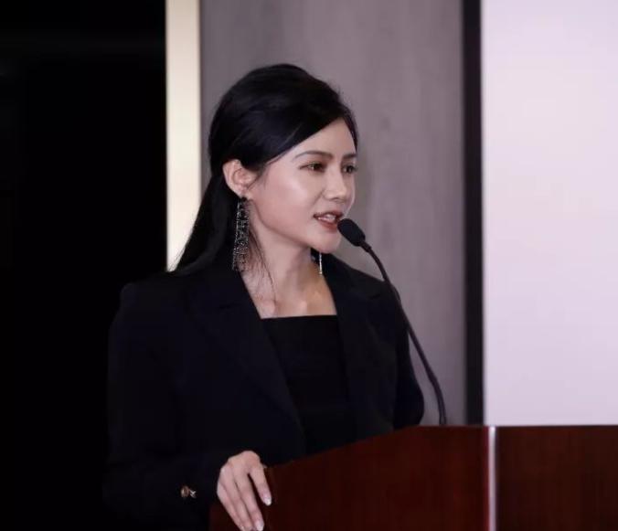 “90后”女生不靠颜值靠才华:一年进账129.879亿,拟奔赴IPO敲钟