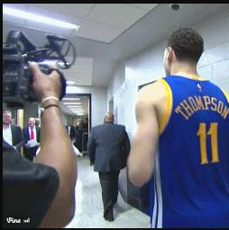 用一生来对抗傲慢与偏见，万字长文记录库里的乔丹精神