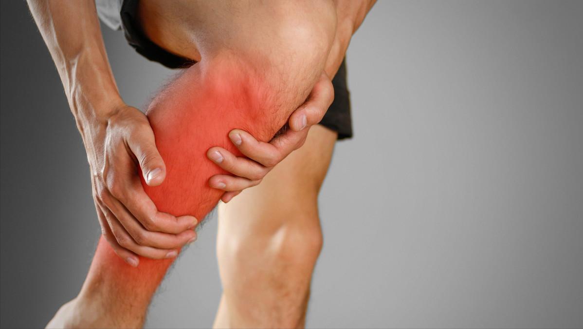 膝盖疼痛的自我康复训练方法,三个日常小习惯保护膝盖缓解膝痛