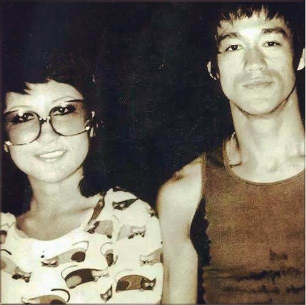 李小龙被神话还是确实有实力,李小龙被群众演员打脸片段