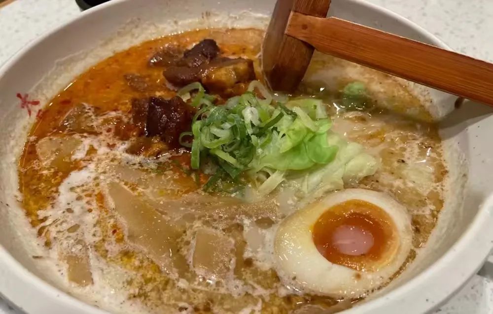 一碗拉面42,两个鸡翅16,还有谁去味千当过大冤种?