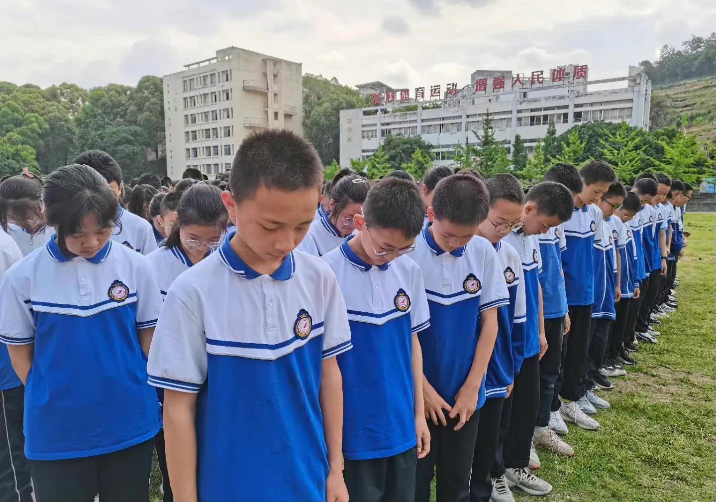 512汶川大地震视频真实记忆,跨越14年的汶川记忆漫画