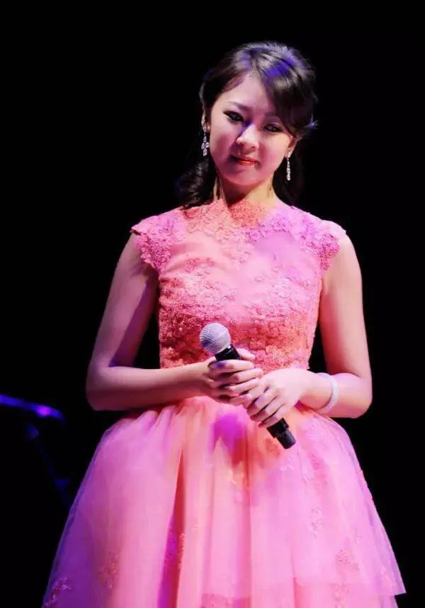 邓丽君歌曲传承者陈佳的简介,邓丽君传承人陈佳五首歌曲连唱