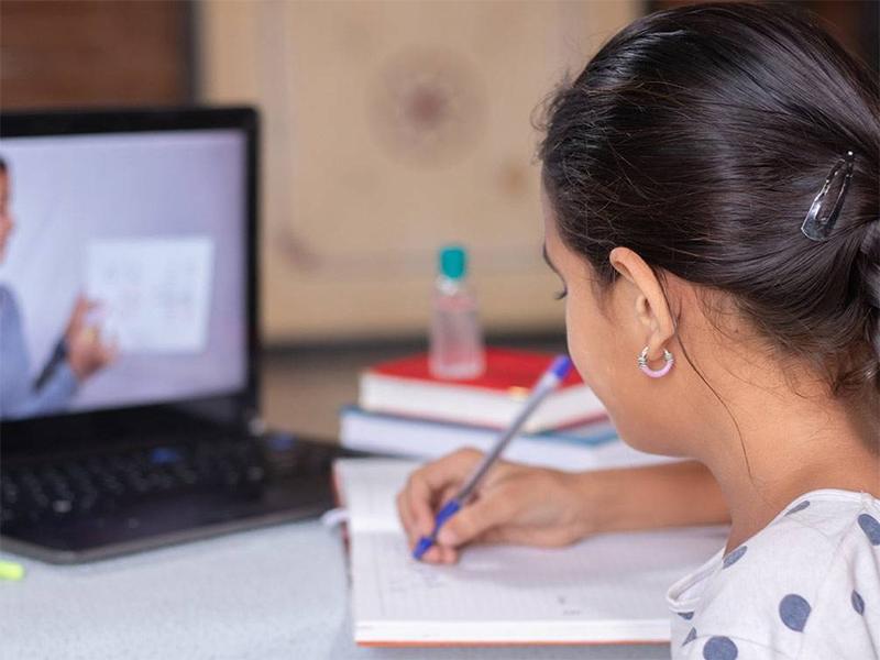 家有初中生，如何在疫情居家期间让孩子学习弯道超车？