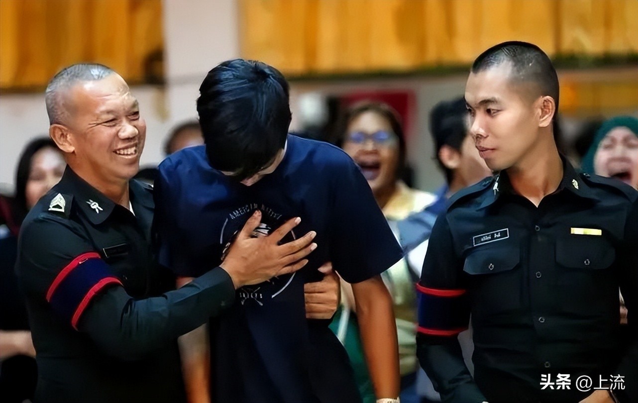 泰国抽签征兵现场,抓马程度堪比《甄嬛传》