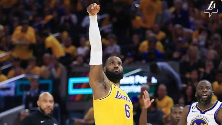 戴维斯被打,戴维斯被谁给打伤的