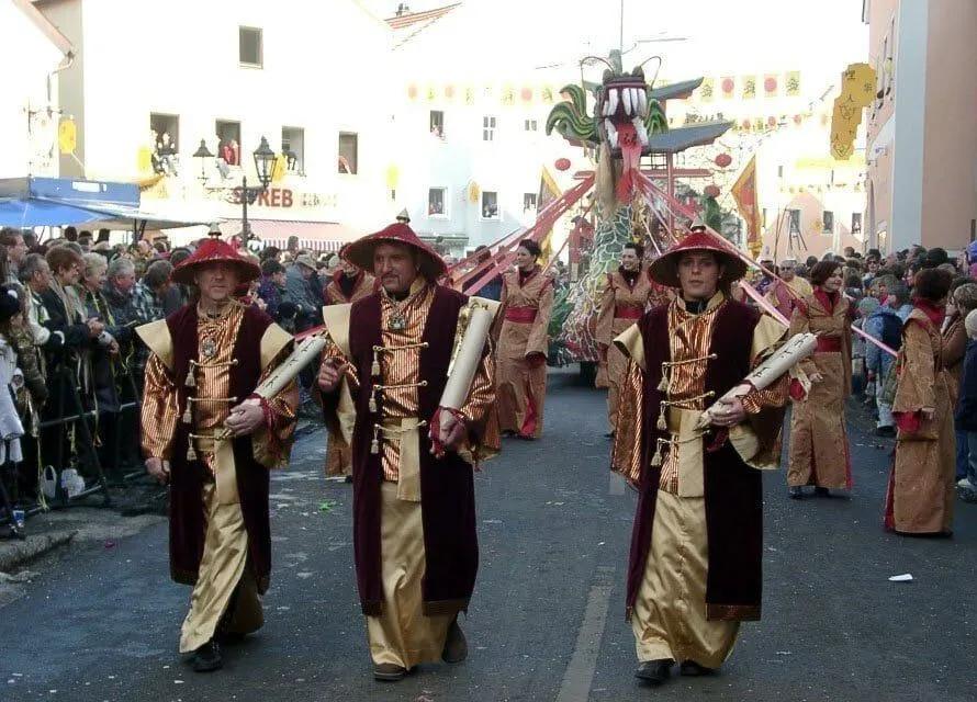 德国小镇今年过春节视频,德国小镇过中国节会说汉语吗