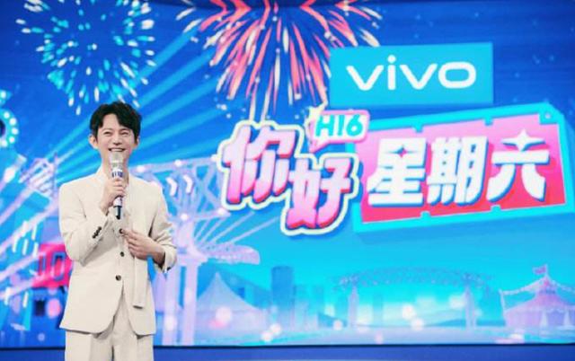 王菁何炅差多少岁,何炅王菁现在在快乐大本营吗