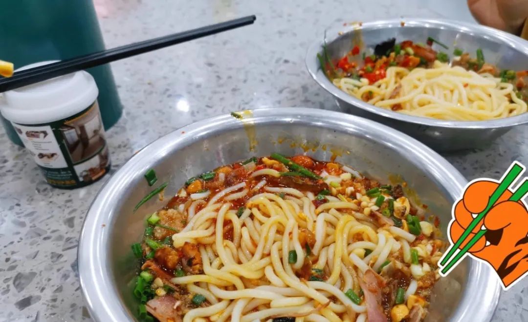 被一碗螺蛳粉耽误的夜宵宝藏,被螺蛳粉耽误的烧洋芋选手