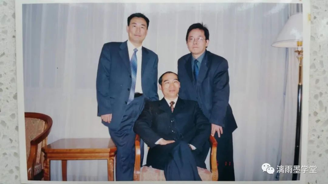 魏移新主编的《共富路浙商在践行》新书发布会在上海举行