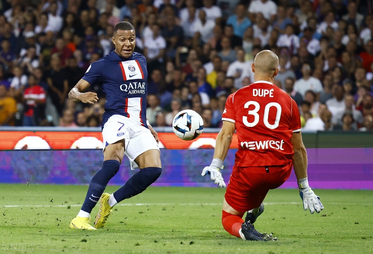 梅西进球3:2法国,梅西3比0拜仁过人集锦