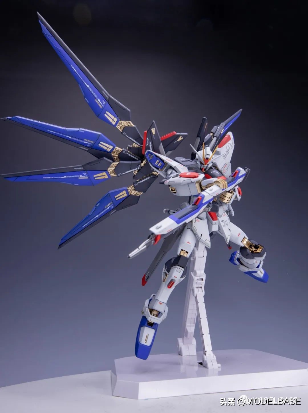 万代mg巴巴托斯喷涂场景重现,万代mgex强袭自由板件