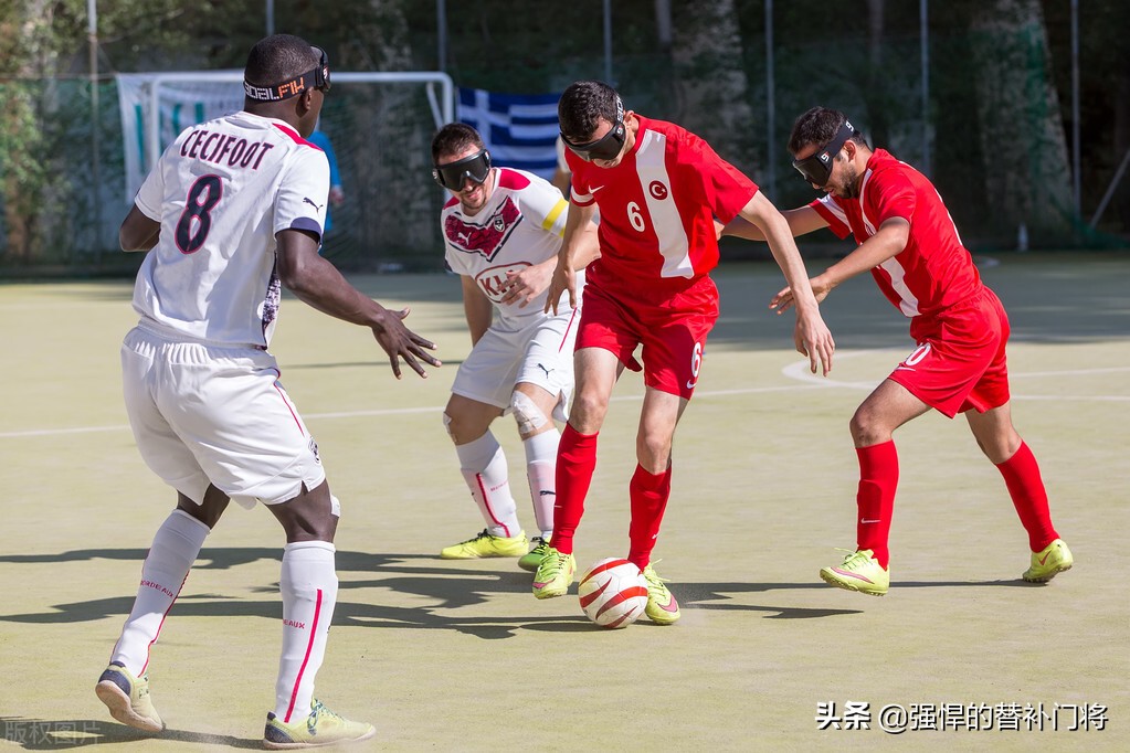 残奥会运动员靠什么判断球的位置,残奥会足球靠什么找方向