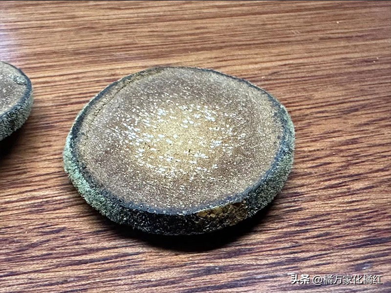 正宗化州橘红为什么有的白,化州橘红上有白点是正常的吗