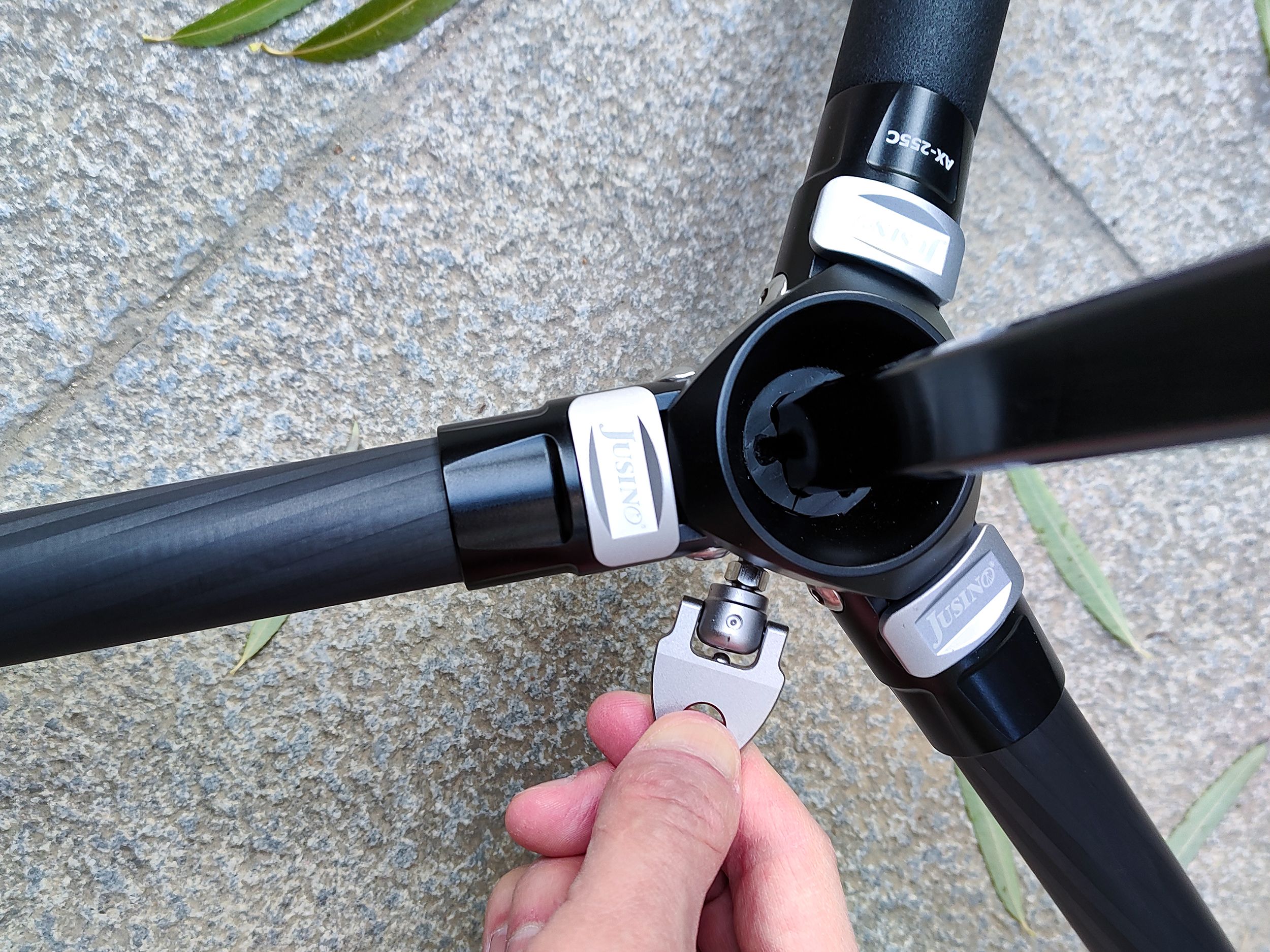 佳鑫悦碳纤维轻便旅行三脚架,佳鑫悦三脚架评测