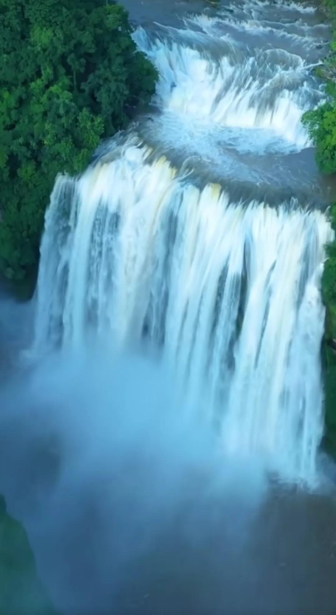 贵州旅游气势磅礴的黄果树瀑布,贵州著名的旅游景点黄果树瀑布