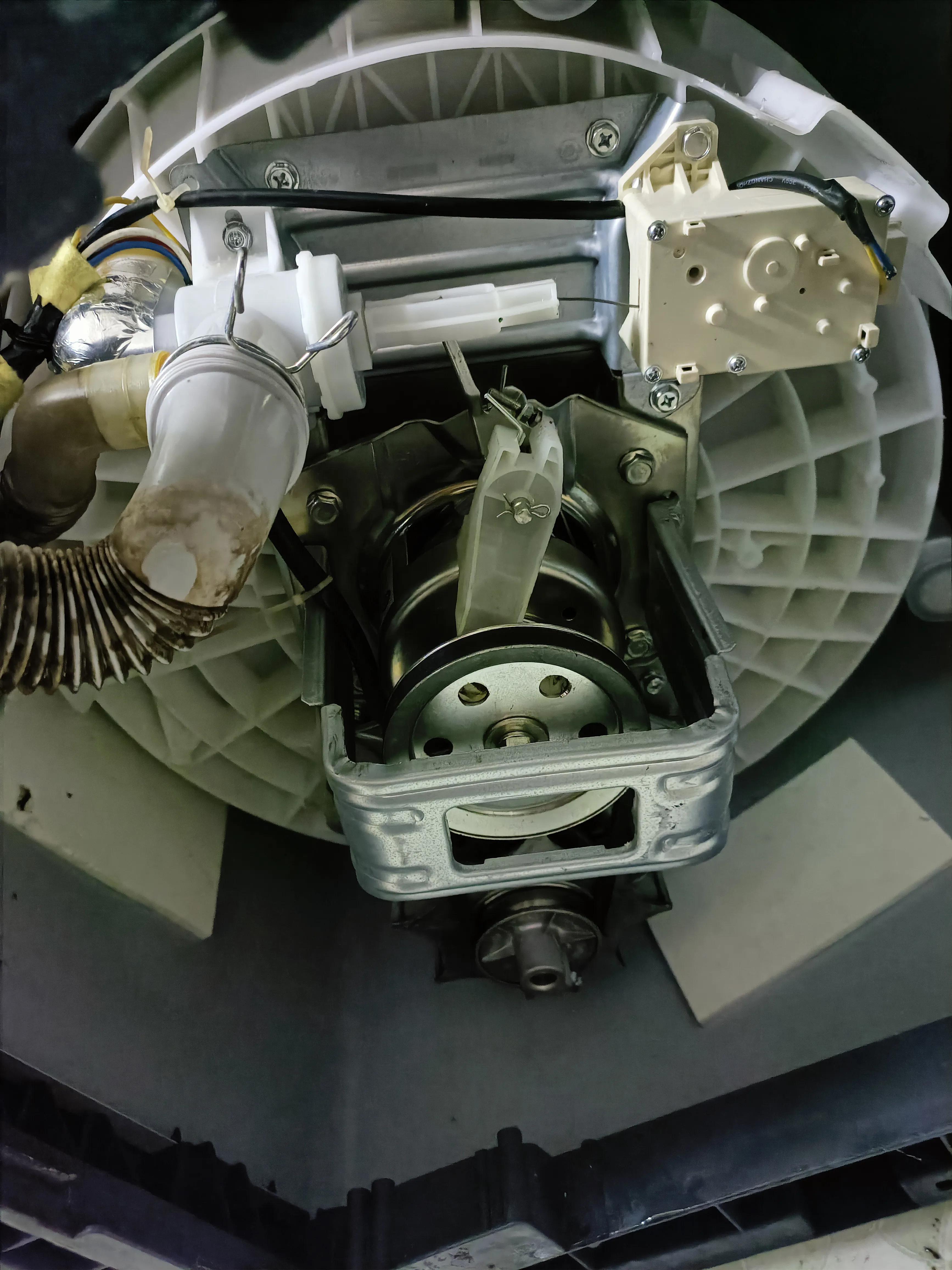 洗衣机卡住存不住水直接排出去,洗衣机不脱水显示3e是怎么回事