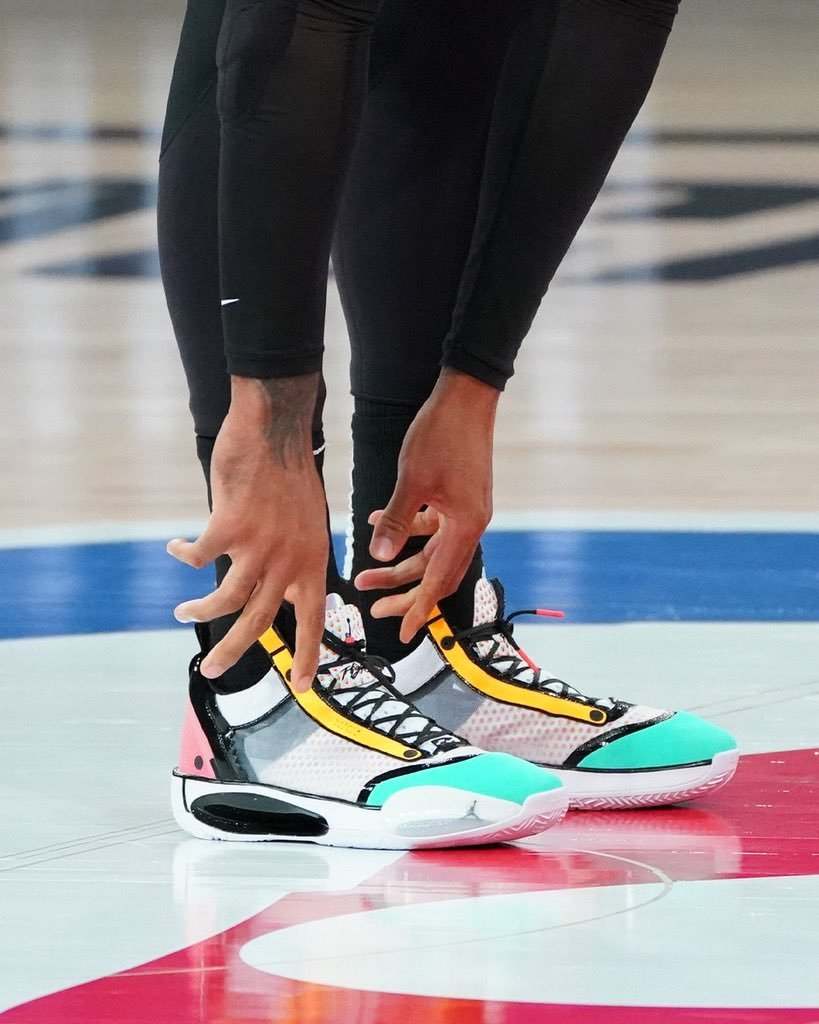 郭艾伦亚洲第一后卫的由来,郭艾伦比赛为什么可以穿aj