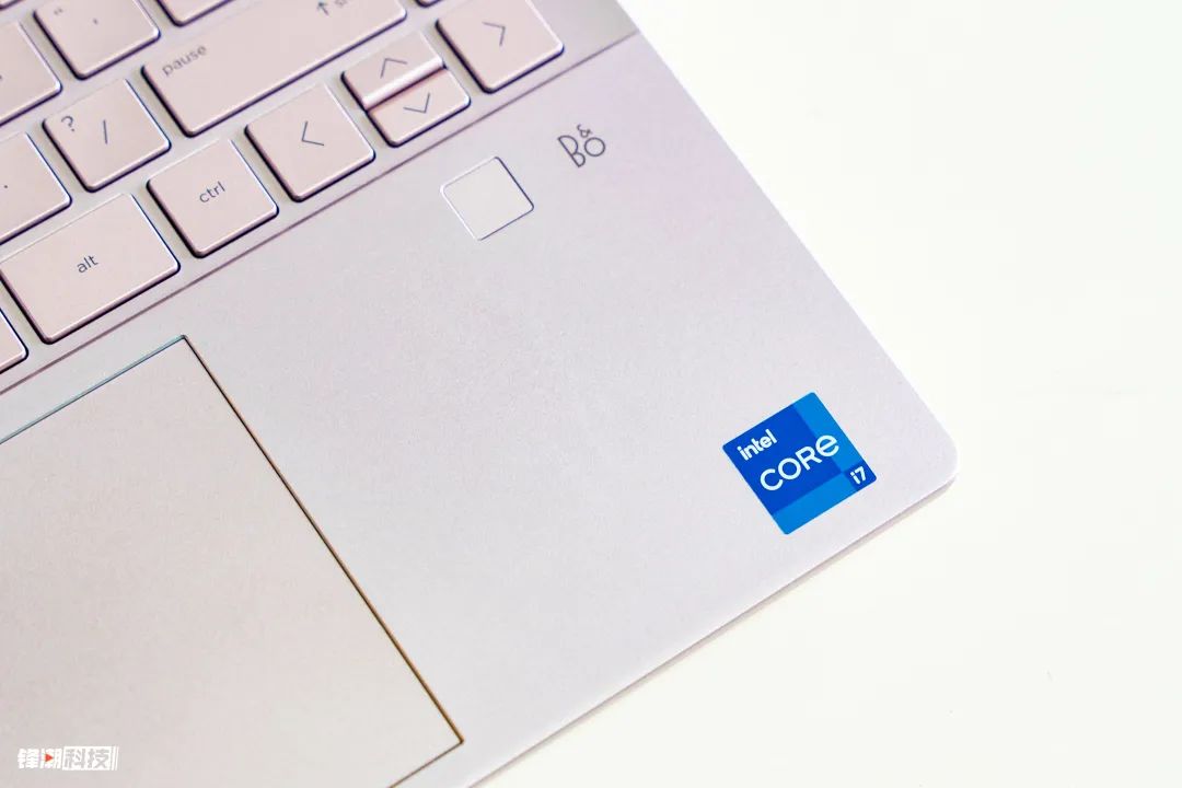 这样一台，出得了厅堂下得了厨房的本本，试问谁不爱呢