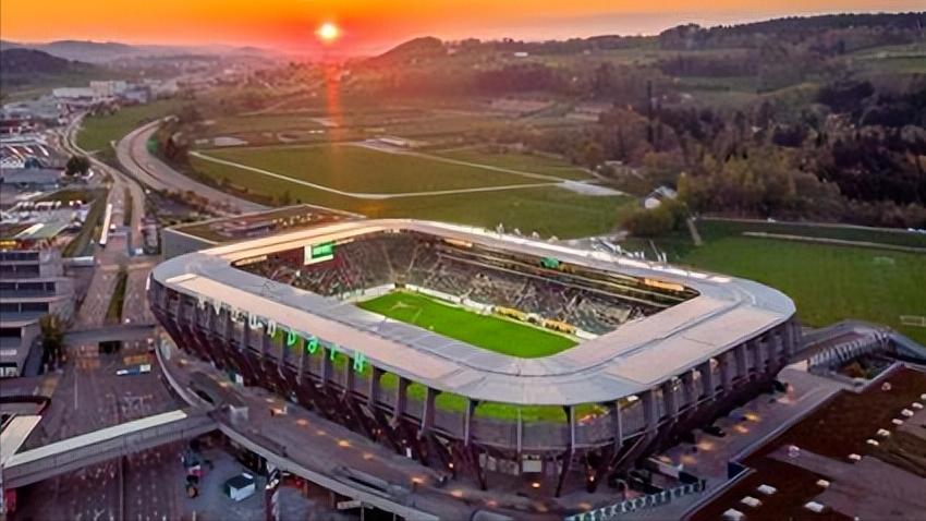 欧洲足球豪门球场盘点,欧洲足坛十大震撼球场