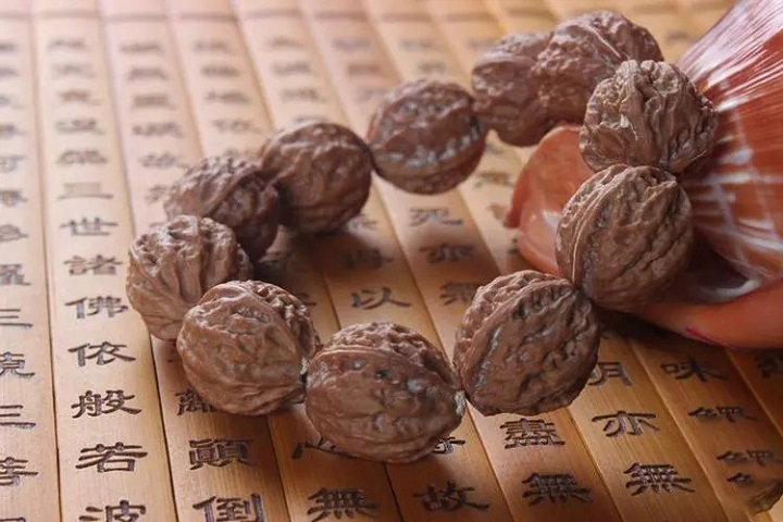 大连海关查获辐射超标保平安,大连机场查获辐射能量石