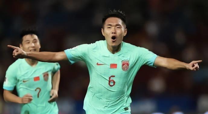 国足vs日本首发武磊领衔直播,国足武磊比赛视频完整版