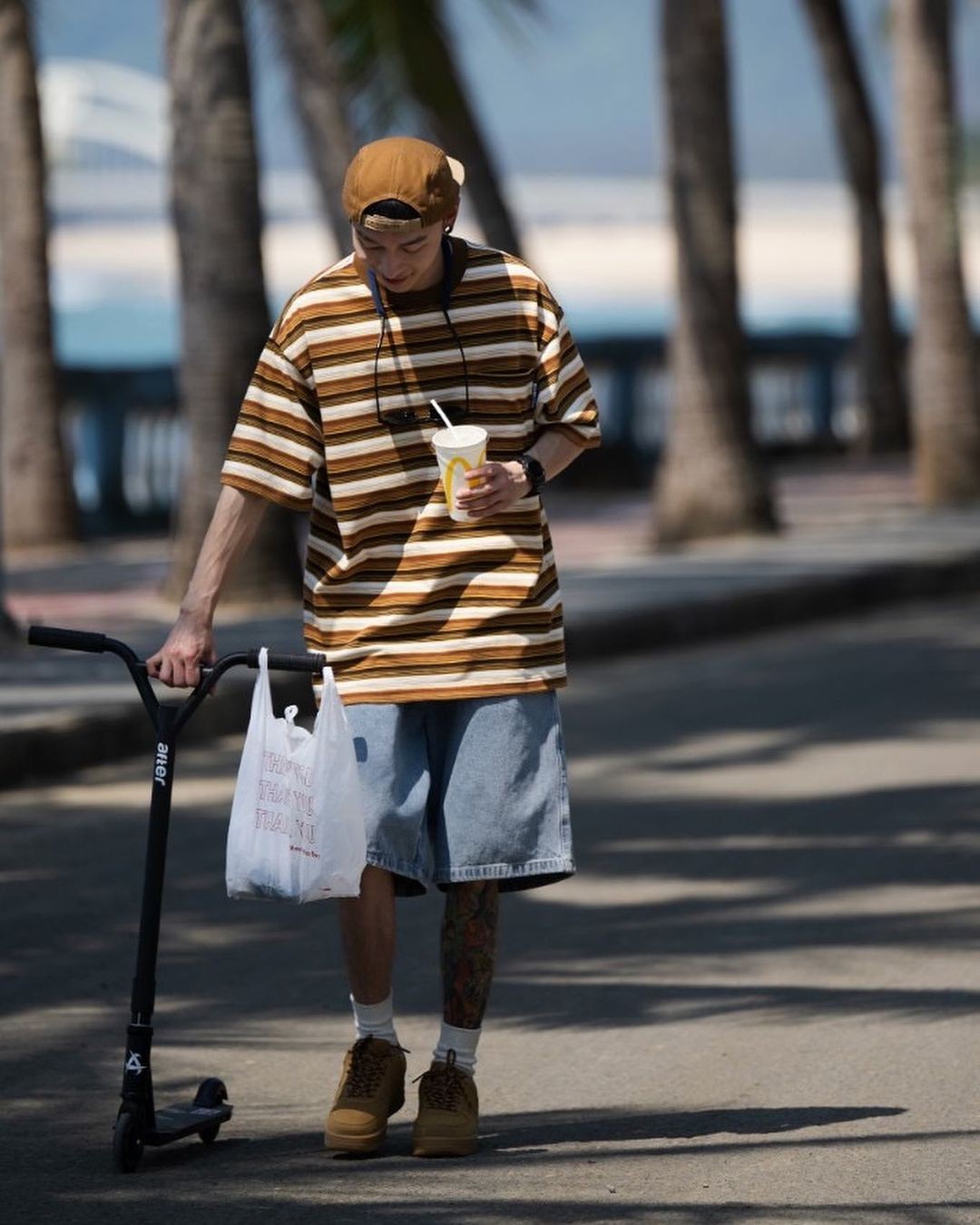 t恤搭配阔腿裤夏季无忧时尚穿搭,牛仔阔腿裤夏日穿搭