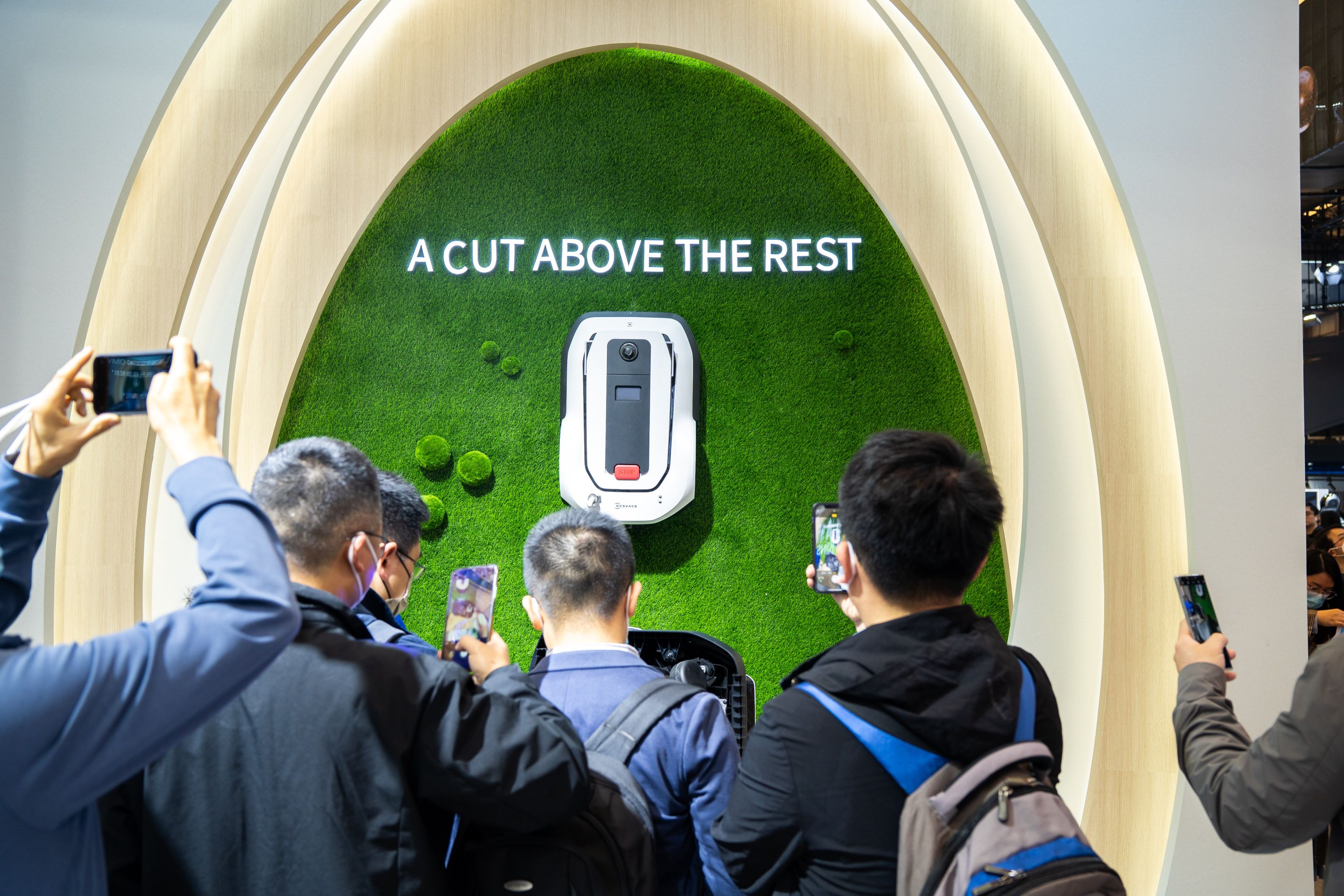 科沃斯扫拖机器人新机怎么用,2023awe扫拖一体机器人