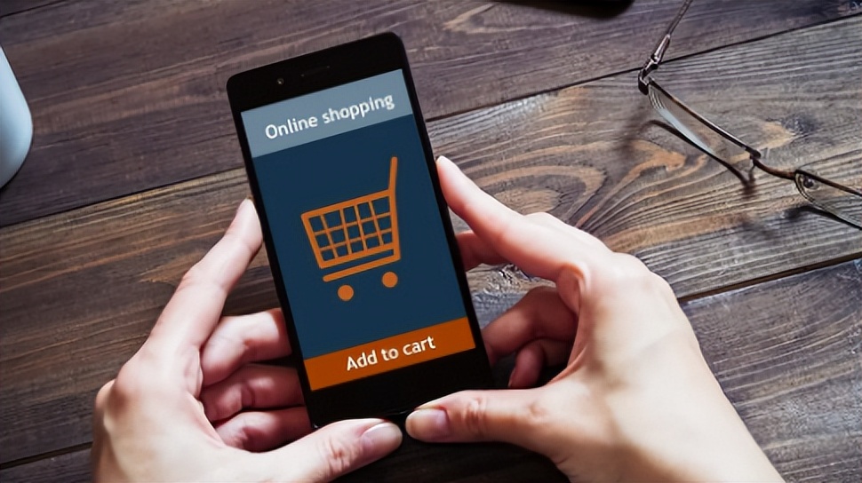 泰国酒店给100小费会发生什么,为什么泰国酒店那么便宜