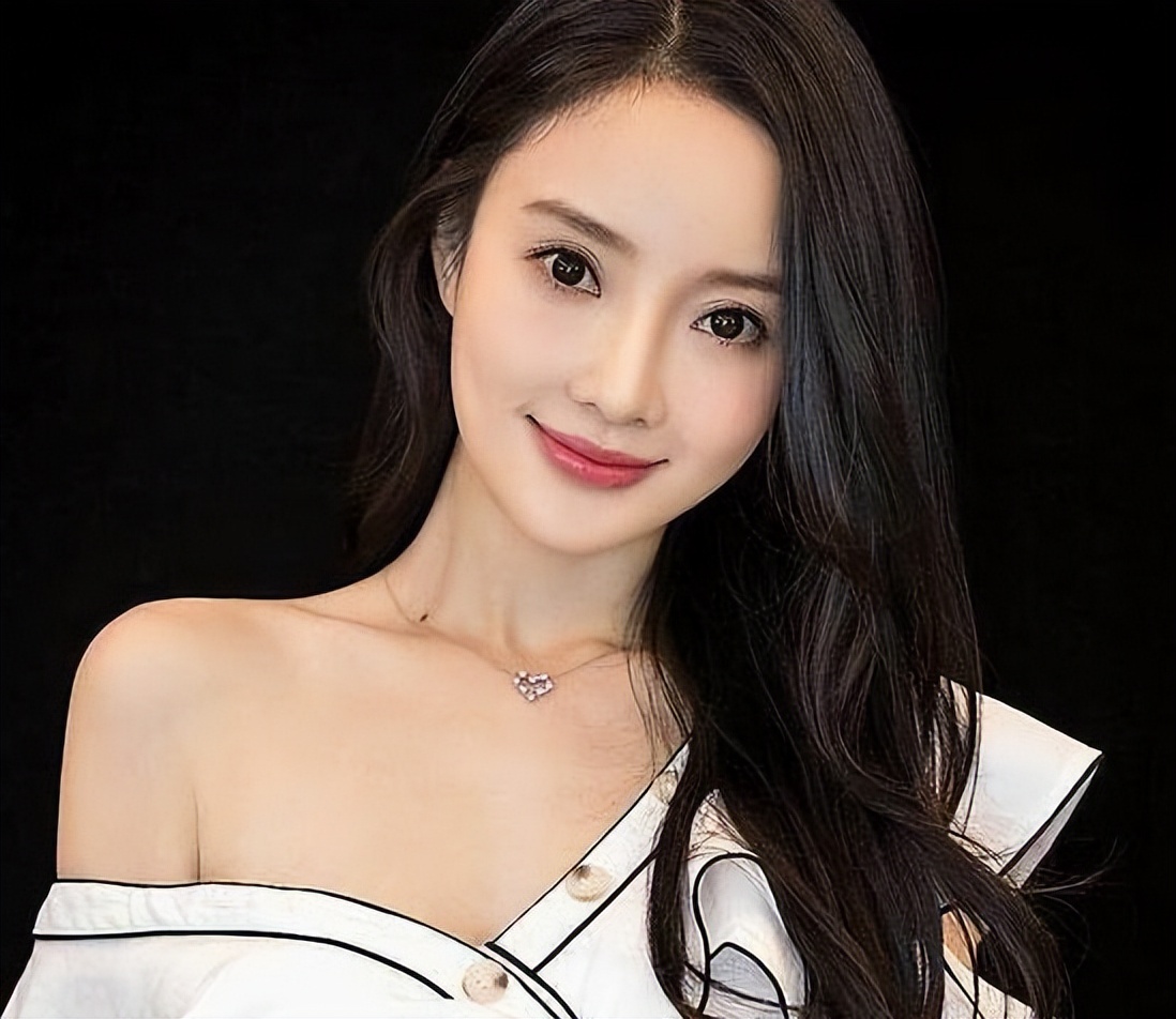 李小璐这两年经历了什么,李小璐能亲手毁掉自己的名气