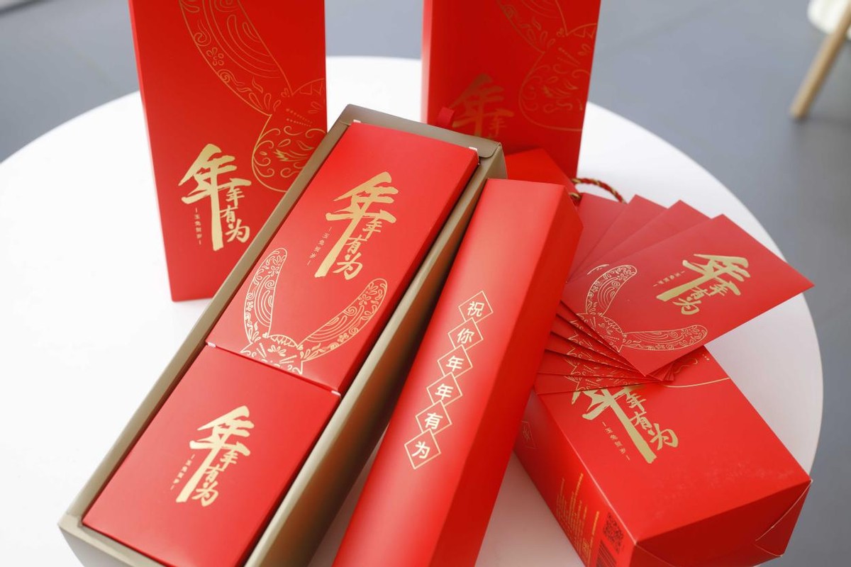 华为折叠屏pockets流光,华为折叠屏手机pockets广角